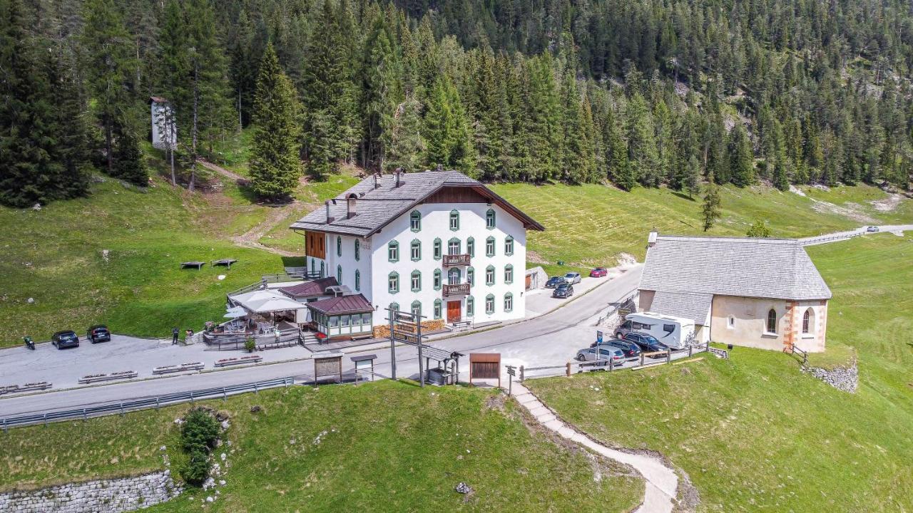 Ristorante Rifugio Ospitale Hotel กอร์ตินาดัมเปซโซ ภายนอก รูปภาพ