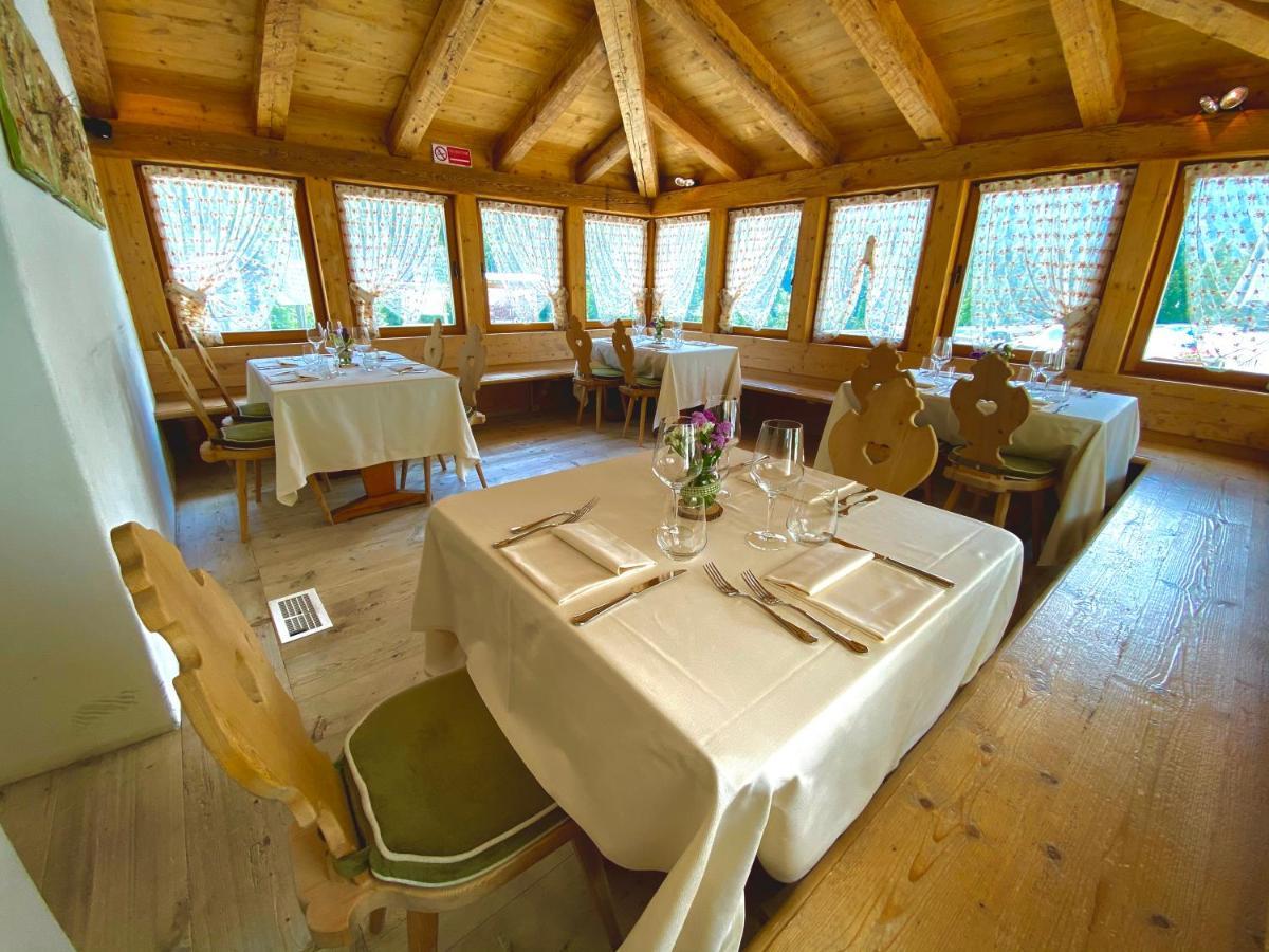 Ristorante Rifugio Ospitale Hotel กอร์ตินาดัมเปซโซ ภายนอก รูปภาพ