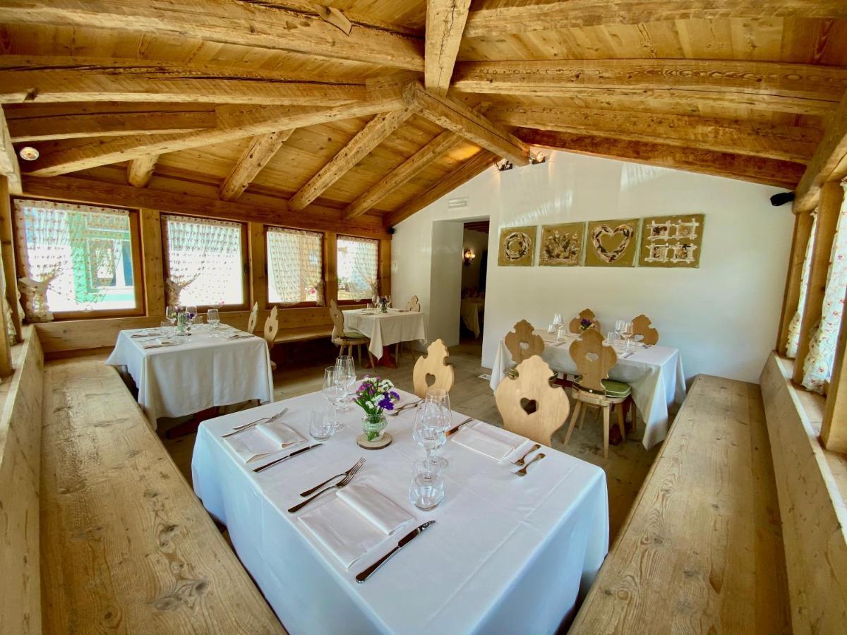 Ristorante Rifugio Ospitale Hotel กอร์ตินาดัมเปซโซ ภายนอก รูปภาพ