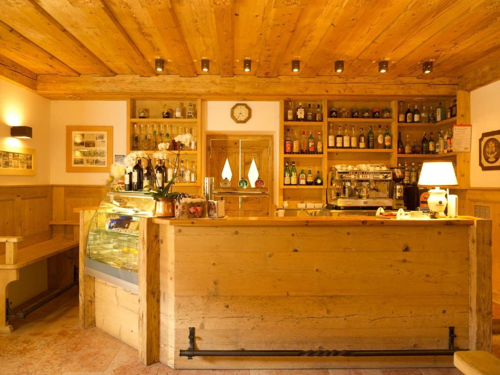 Ristorante Rifugio Ospitale Hotel กอร์ตินาดัมเปซโซ ภายนอก รูปภาพ